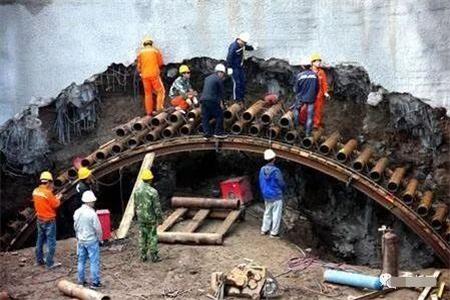 芮城隧道钢花管支护案例